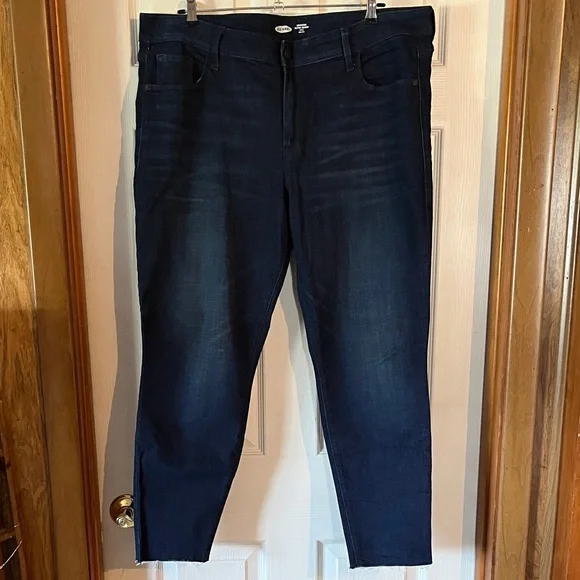 Old Navy Women's Deep Indigo Plus Size Skinny Jeans - Picture 1 of 10